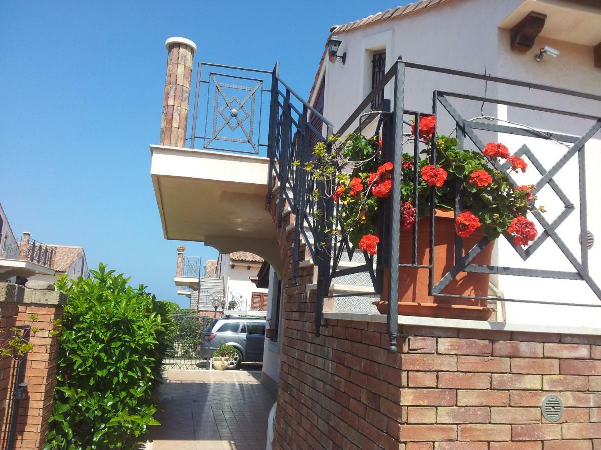 Mare Azzurro Villa Campofelice Di Roccella Eksteriør bilde