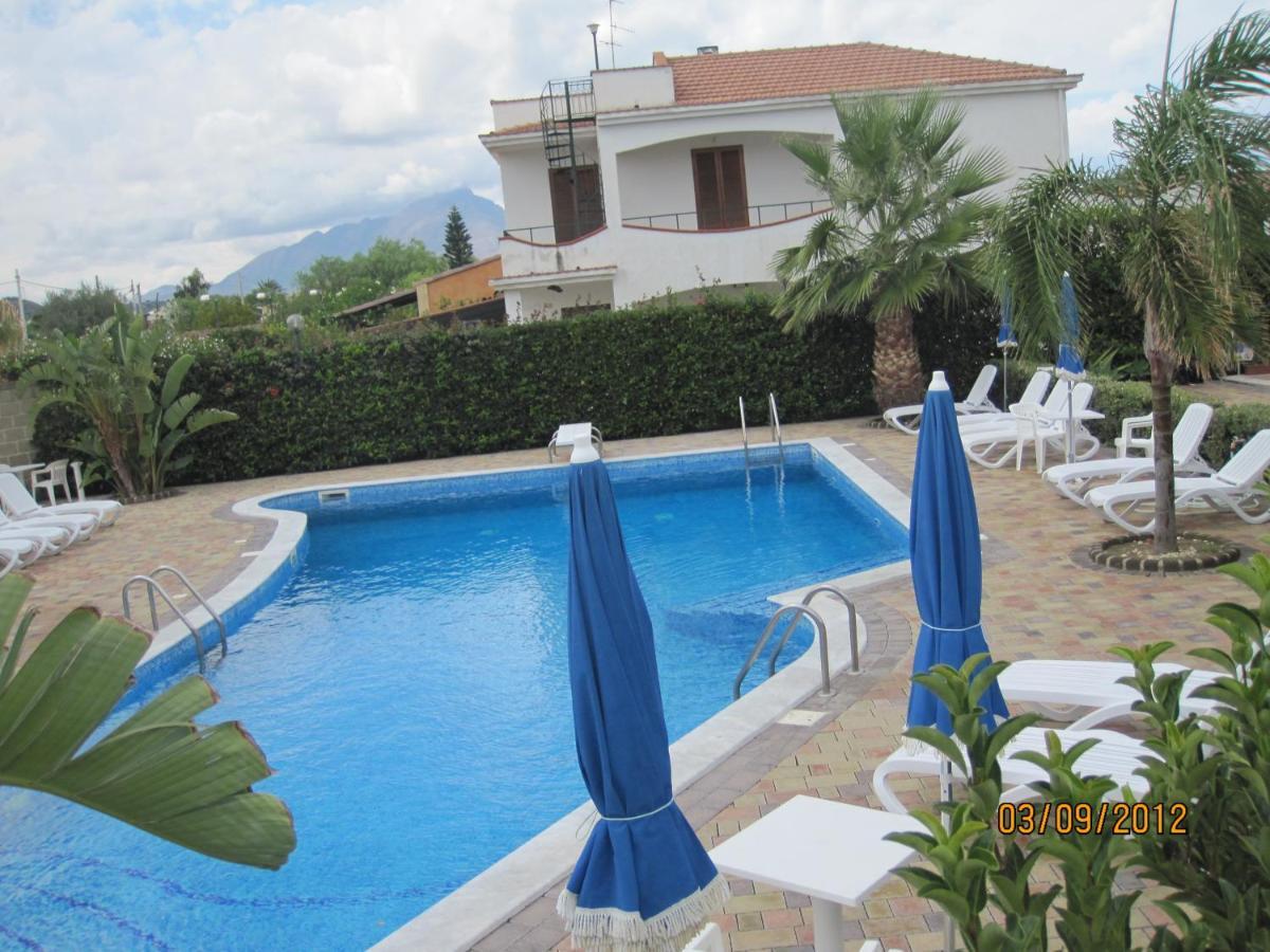 Mare Azzurro Villa Campofelice Di Roccella Eksteriør bilde